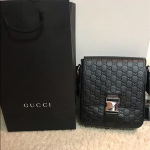 Authentic Gucci Crossbody bag